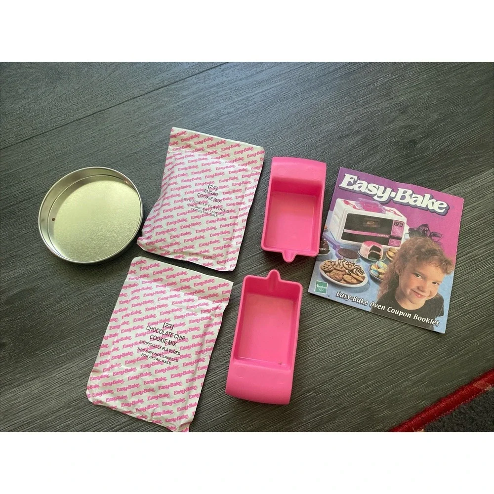 Vintage Easy-Bake Oven & Snack Center Original Hasbro 1997 Mixes & Dishes Only